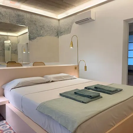 Iconic Cernaia Stairway Location - Cernaiabella Elegant Charming With Jacuzzi 公寓 斯培西亚