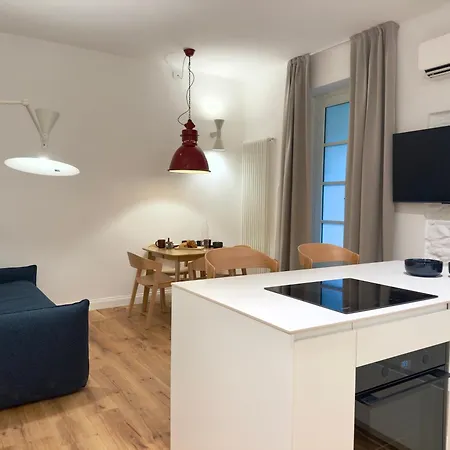 Cernaiabella Elegant Charming Apartment With Private Jacuzzi And Aircon Along Historic Stairway * La Spezia