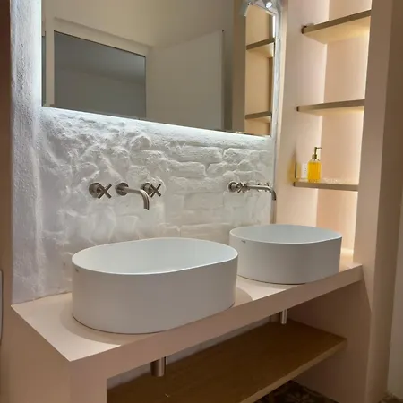 Cernaiabella Elegant Charming Apartment With Private Jacuzzi And Aircon Along Historic Stairway La Spezia